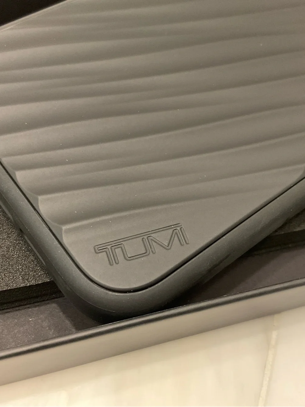 NIB Tumi 19 Degree POLYCARBONATE Apple iPhone 15 Pro MAX Phone Case - BLACK